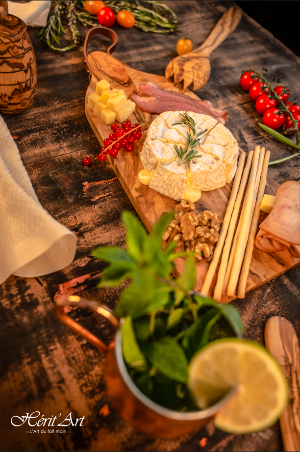 Planche apéritive "Toscane" en bois d'olivier